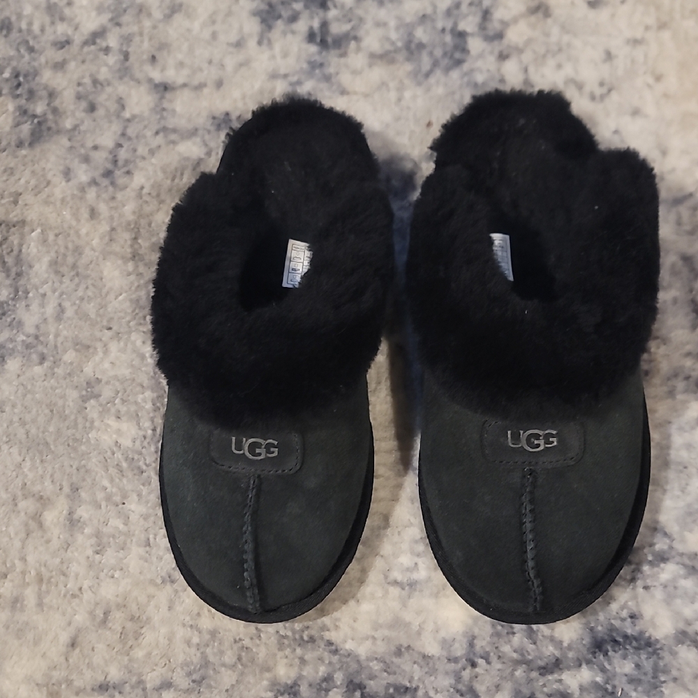 Fun Classic Ugg Slippers - image 1